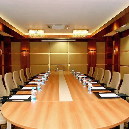 호텔 Swissotel And Çeşme