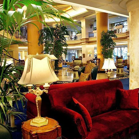 Swissotel And 호텔