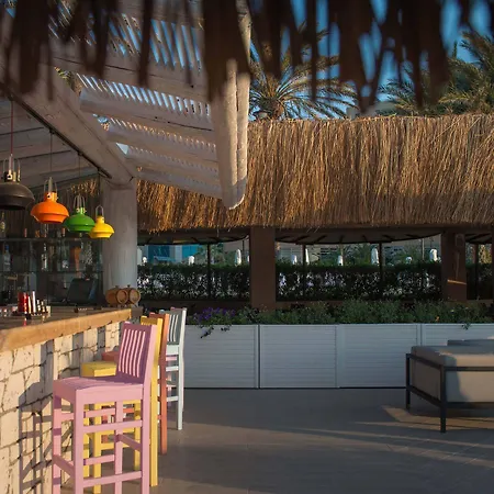 호텔 Swissotel And