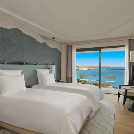 Swissotel And Hotell Çeşme